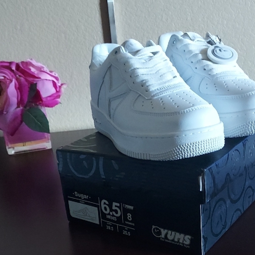 Yums SUGAR White Sneakers Classic  Design Unisex Men's 6.5 Women's 8 Euro 39.5